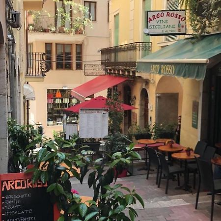 Casa Naumachie Relax In A Safe And Wonderful Place Taormina Esterno foto