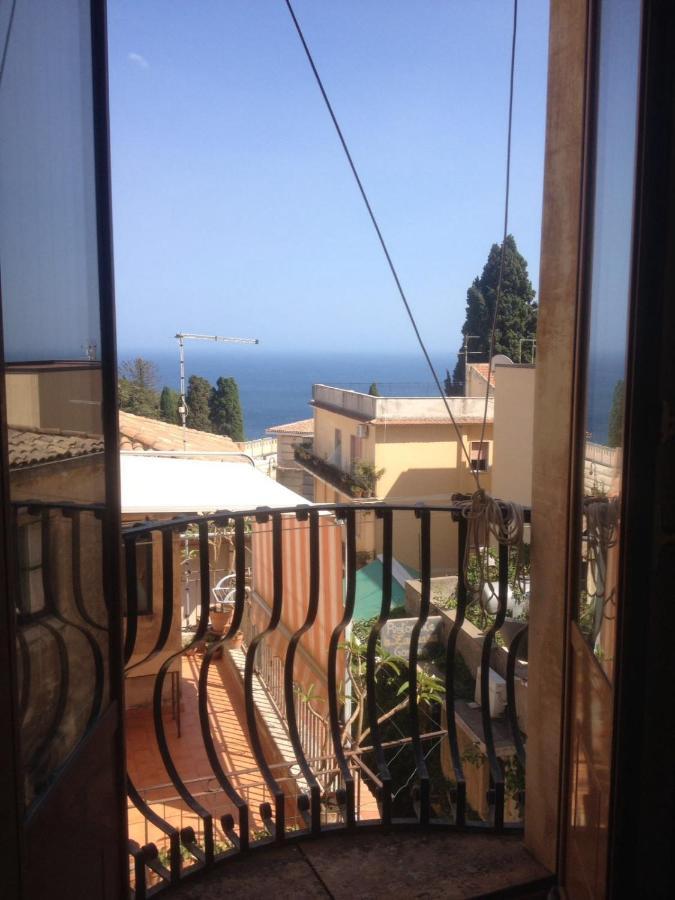 Casa Naumachie Relax In A Safe And Wonderful Place Taormina Esterno foto