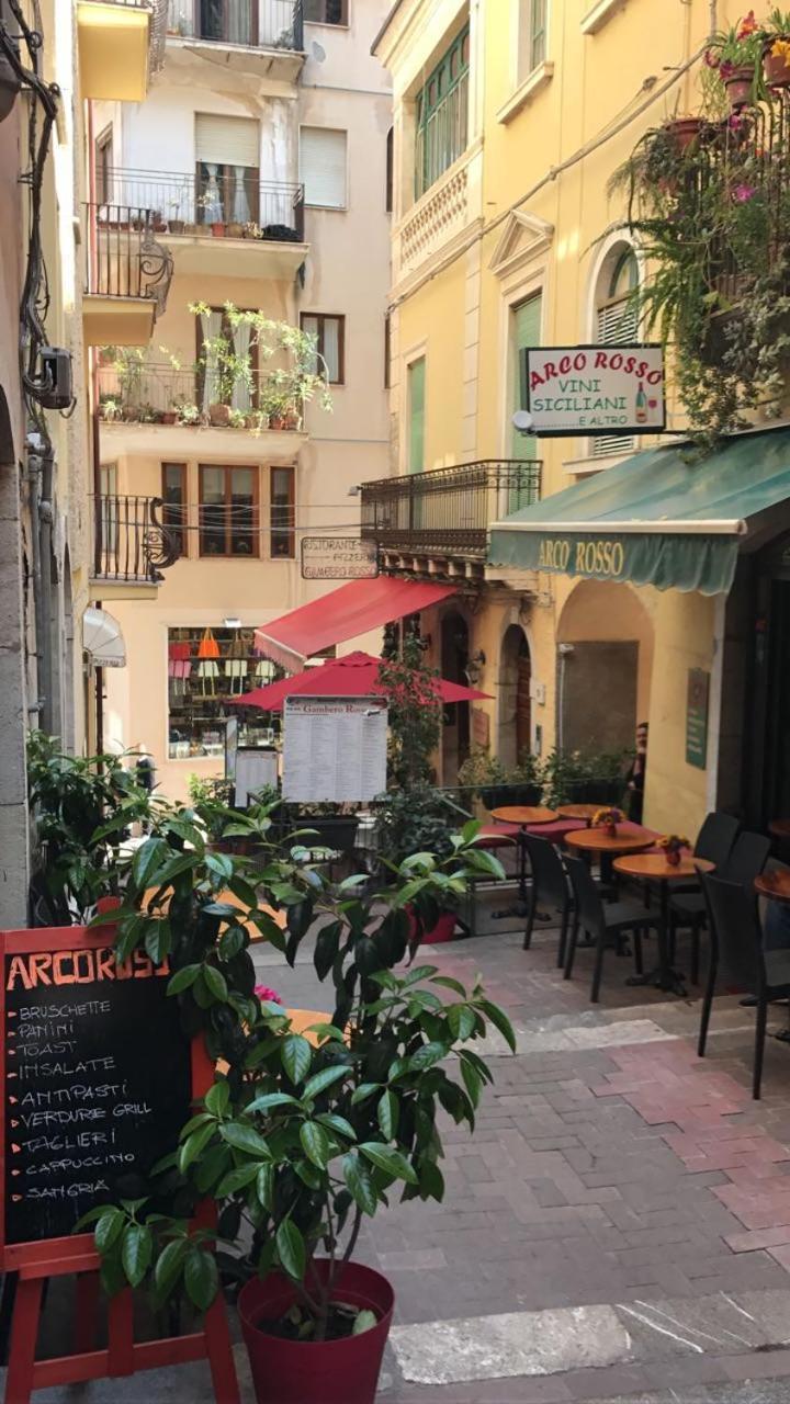 Casa Naumachie Relax In A Safe And Wonderful Place Taormina Esterno foto